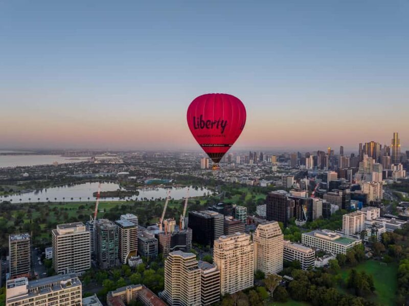 Melbourne: Balloon Flight at Sunrise with Breakfast - An Introduction to the Experience