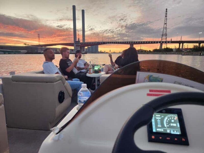 Melbourne: Boat Rental with BBQ and Drinks - Exploring Melbourne’s Waterways from the Water
