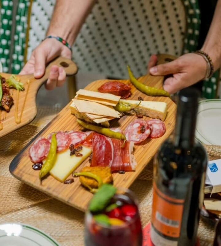 Melbourne: Bottomless Sangria & Tapas on Degraves Street - The Value and Practical Details