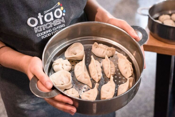 Melbourne: Chinese Dumpling Cooking Class With a Drink - Experience Highlights