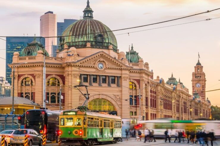 Melbourne: First Discovery Walk and Reading Walking Tour - Tour Overview