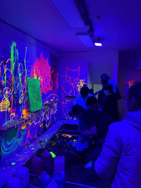 Melbourne: Messy & Creative Splash Paint Workshop - Introduction