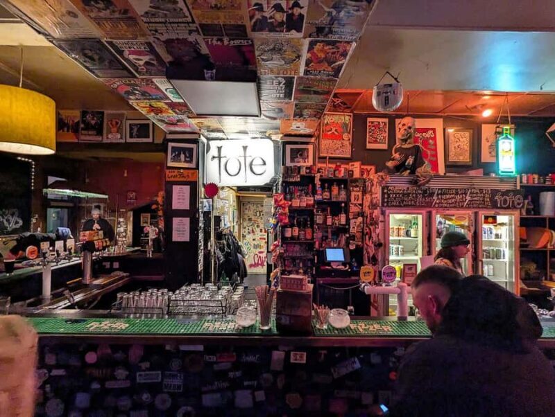 Melbourne Music Venue Pub Crawl with History + 2 Free Drinks - A Detailed Look at the Melbourne Music Venue Pub Crawl