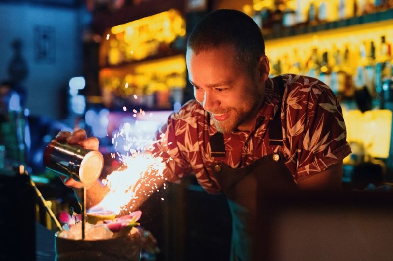 Melbournes Legendary Bars: Stories Behind the Scene - What each stop adds
