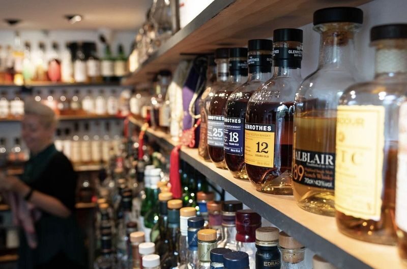 Melbournes Legendary Bars: Stories Behind the Scene - Practical details before you go