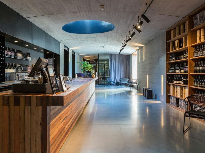 Melbourne Yarra Valley Wineries Private Tour - Lunch and a sweet stop at the Chocolaterie