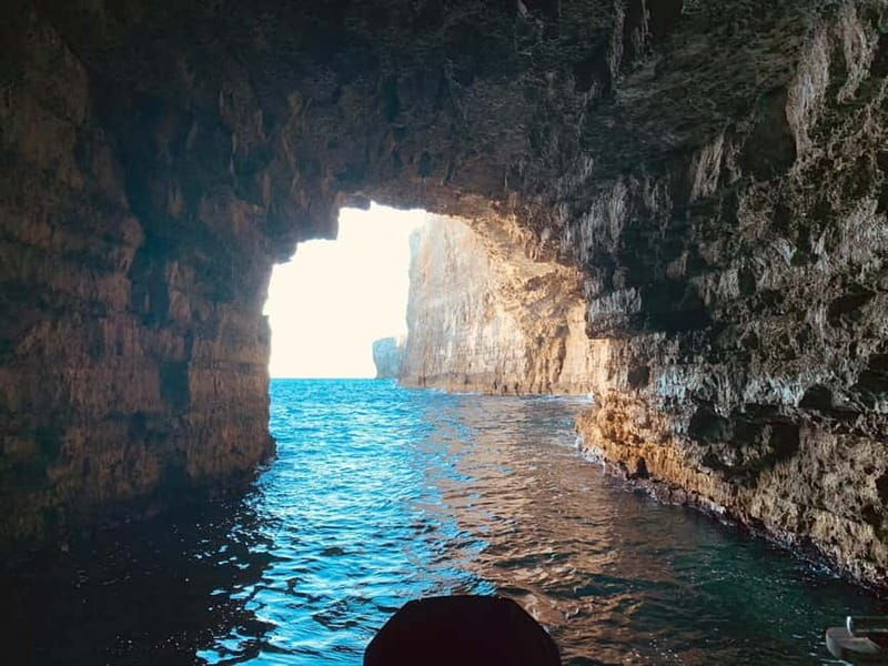 Mellieha: 1:00pm Speedboat round Comino Caves 2h Blue Lagoon - Good To Know