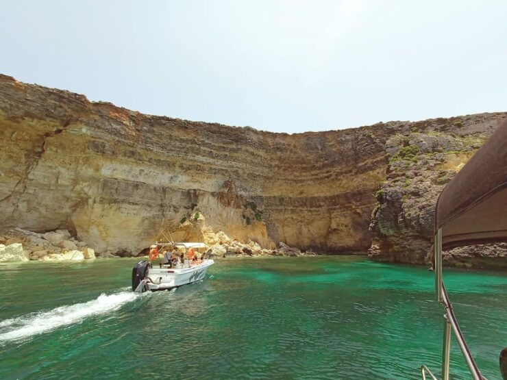 Mellieha: 3:00pm Speedboat Round Comino Caves 2h Blue Lagoon - Good To Know