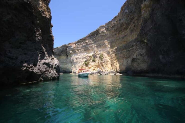Mellieha: 3:00pm Speedboat Round Comino Caves 2h Blue Lagoon - Itinerary Highlights