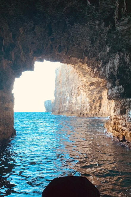 Mellieha: 3:00pm Speedboat Round Comino Caves 2h Blue Lagoon - Included and Excluded