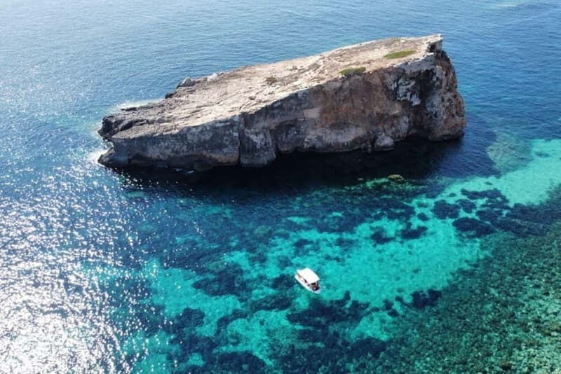 Mellieha: Private boat for 5 people to Comino & Blue Lagoon - A Closer Look at the Experience