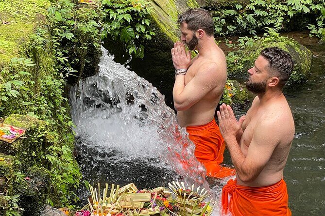 Melukat Purification Ceremony at Mengening Temple - An In-Depth Look at the Melukat Purification Ceremony