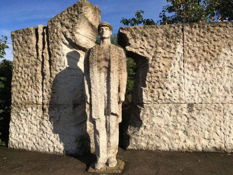 Memento Park: Official Guided Tour with Entry Ticket - Additional Experiences and Amenities