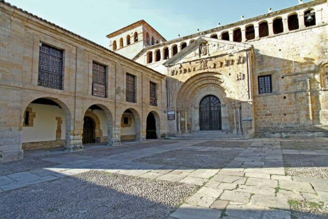 Memorable Family Walking Tour in Ancient Santillana Del Mar - Inclusions and Booking Details