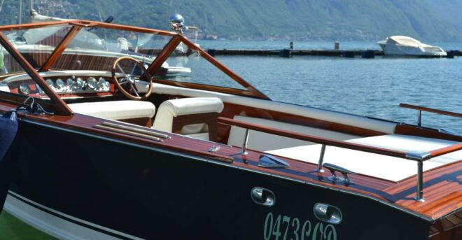Menaggio: Villas of Central Lake Como Private Boat Tour - Boat Experience