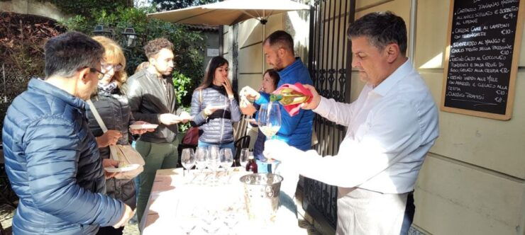 Menaggio: Wine Tasting and Snacks With Views of Lake Como - Experience Italian Wine Culture