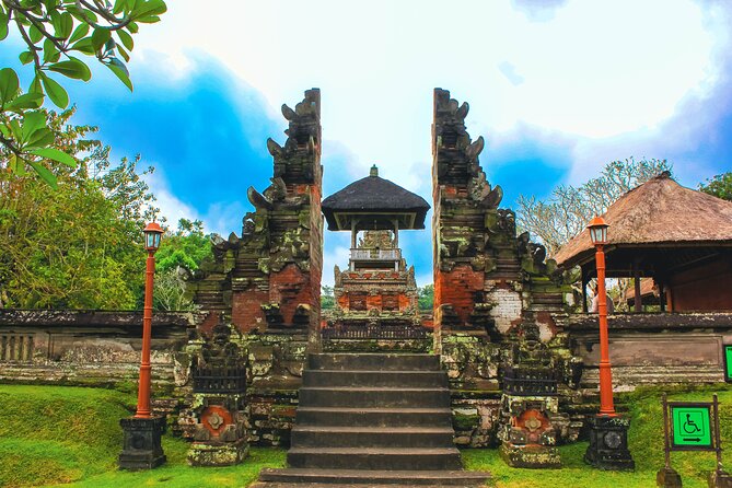 Mengwi Temple, Monkey Forest, Tanah Lot & Royal Balinese Dinner - Mengwi Temple Visit