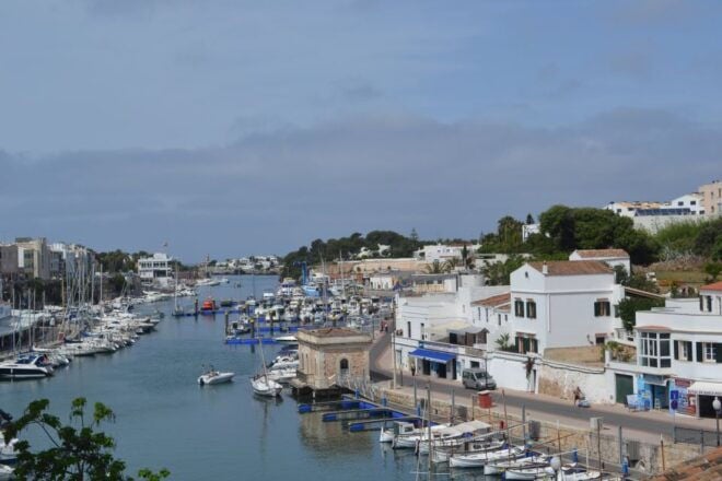 Menorca: Full-Day Island Tour With Guide - Experience Highlights