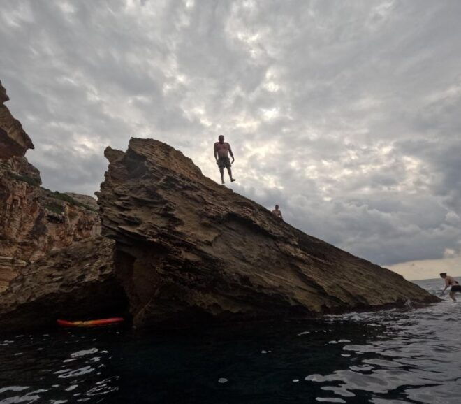 MENORCA: Kayak Cave Route + Photo Session. - Inclusions