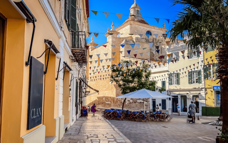 Menorca: Mahon Guided Walking Tour With History & Tastings - Itinerary Highlights