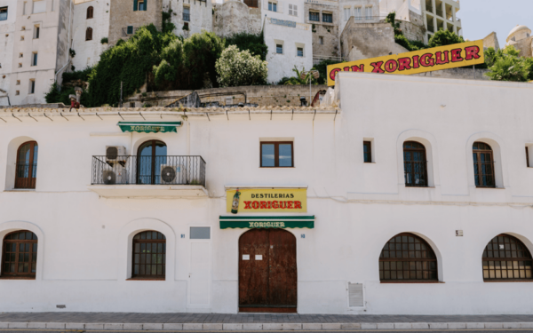 Menorca: Mahon Guided Walking Tour With History & Tastings - Accessibility and Cancellation