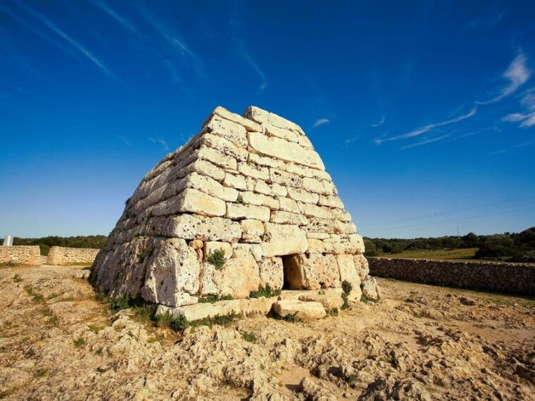 Menorca: Naveta Des Tudons Burial Monument Ticket Entrance - Structure and Visitor Accessibility
