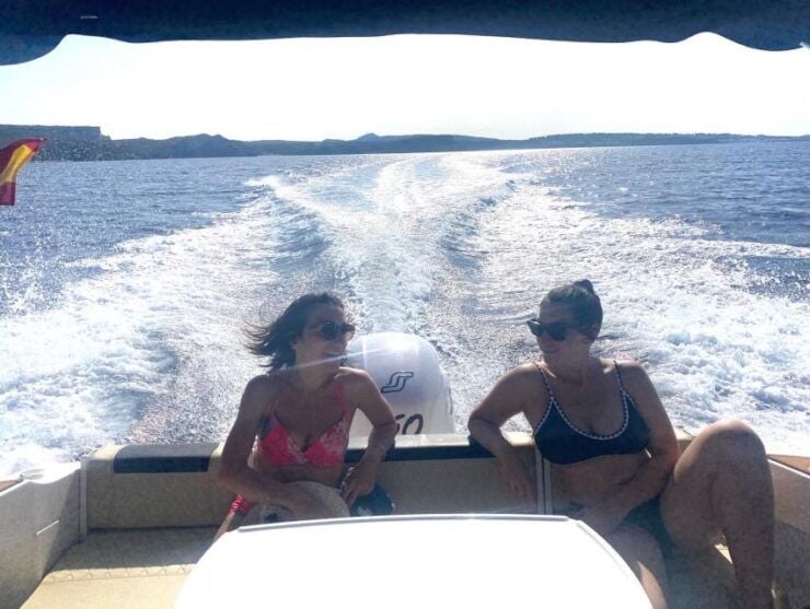 Menorca: Romantic Sunset in Private Boat for Puerto De Mahón - Activity Description