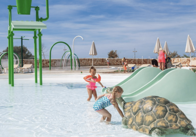 Menorca: Splash Aquapark Entry Ticket - Dining and Refreshment Options