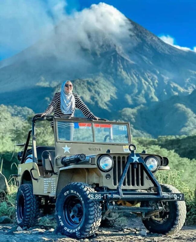 Merapi volcano sunrise with 4wd jeep and step on cold lava - Transportation, Timing, and Group Size