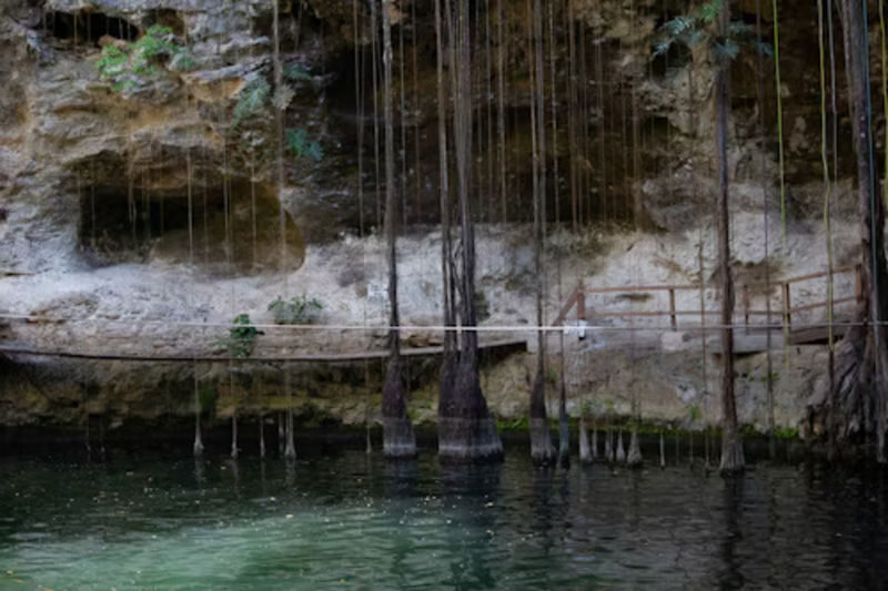 Mérida Chichen Itza & Cenote Yokdzonot Full-Day Small Group Tour - Izamal adds a town stop to the itinerary