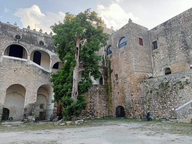 Merida: Chichen Itza, Izamal, and Valladolid Day Trip - Exploring Chichen Itza