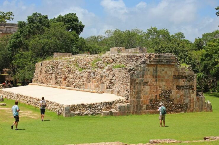 Mérida's Cultural Journey: A Walk Through Time - Experience Description