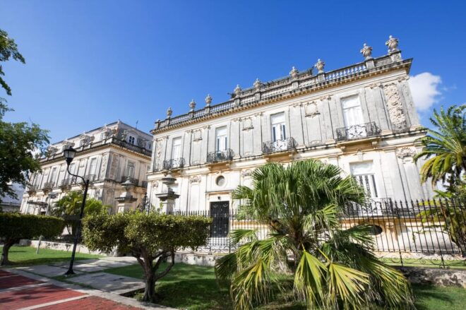 Mérida's Whispering Hearts: A Romantic Journey - Admiring the Jose Peon Contreras Theater