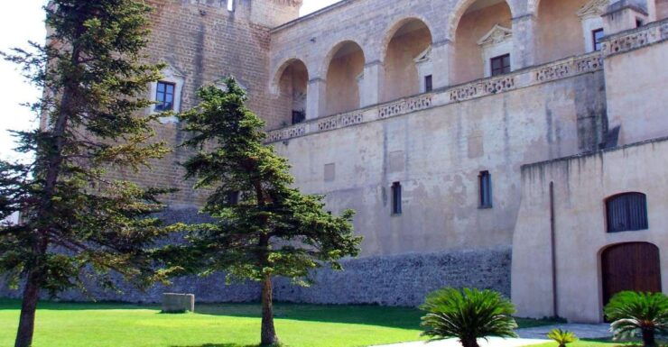 Mesagne: Private Tour of Ancient Town and Outdoor Museum - Language Options