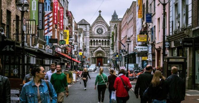 Mesmerizing Dublin - Walking Tour for Couples - Discover the Best Date Night Spots
