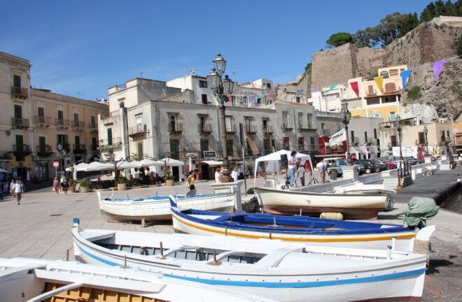 Messina: History and Highlights Guided Walking Tour - Experience Highlights