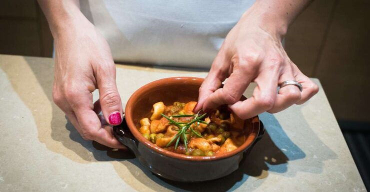 Messina: Market Tour, Private Home Cooking Class and Dinner - Good To Know