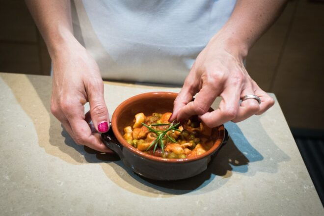 Messina: Market Tour, Private Home Cooking Class and Dinner - Connect With Local Italian Families