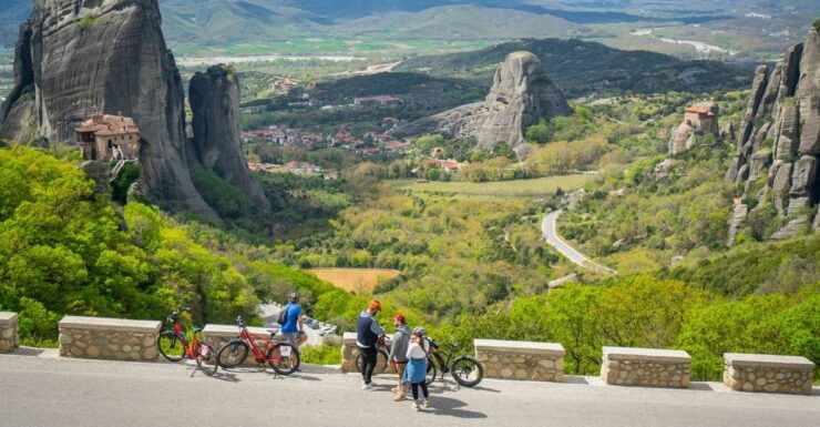 Meteora and Neanderthal Cave Morning Tour - Experience Highlights