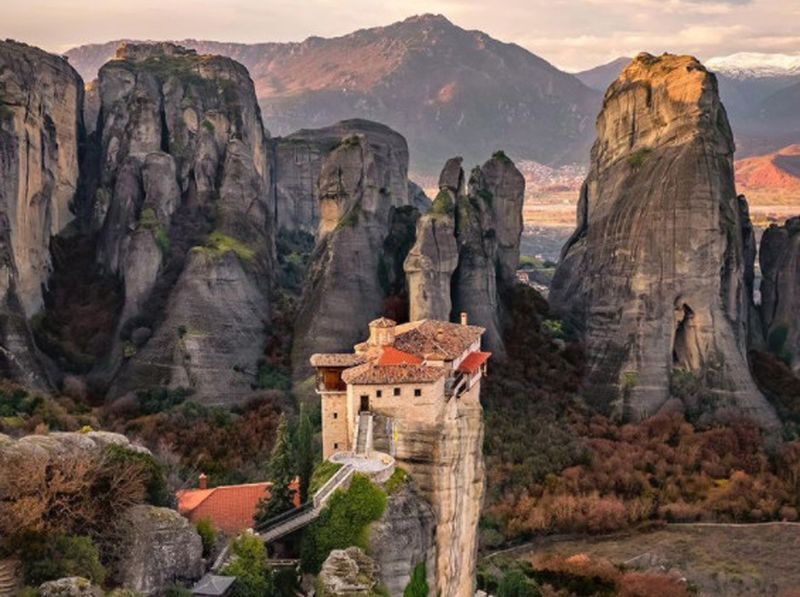 Meteora Day Tour from Athens, 9 ΑΜ start, Sea Stops, Caves & Lunch - The Hermit Caves add another layer