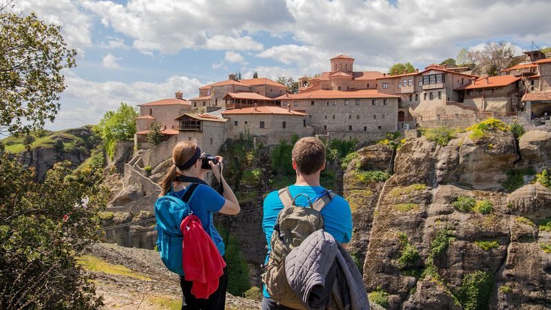 Meteora hiking tour with monastery visit from Kalampaka or Kastraki - Choosing between Great Meteoron and Varlaam