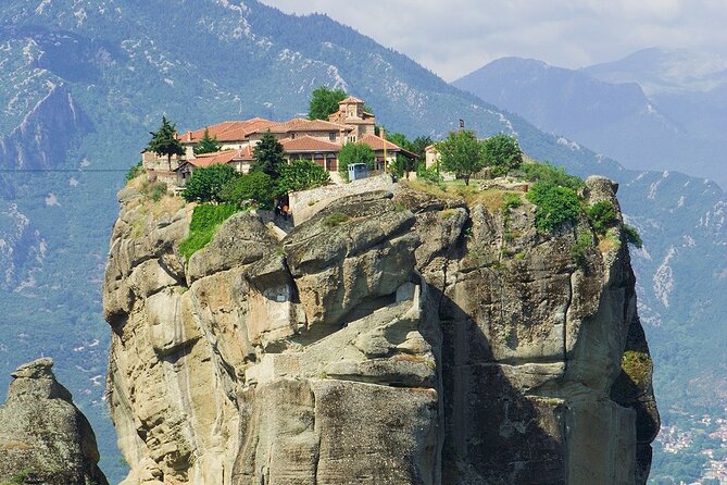 Meteora Homo-Sapiens Museum & 300 Spartans Battle - The Sum Up