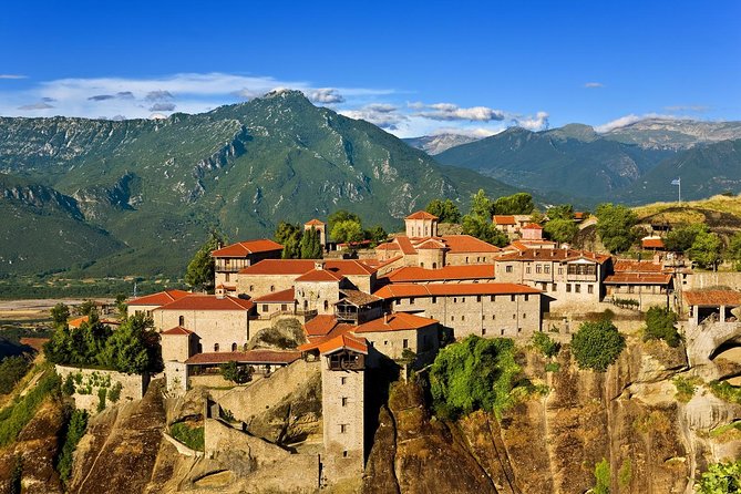 Meteora Monasteries Day Trip From Thessaloniki - Common Questions