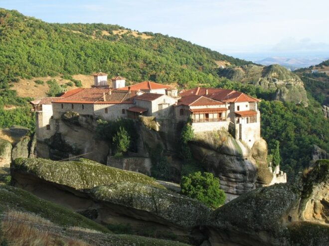 Meteora Monasteries Tour From Athens - Review Summary