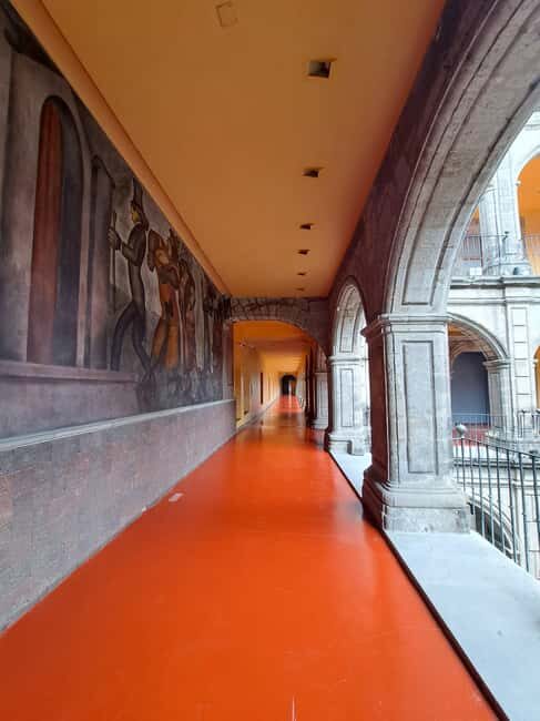 Mexican Muralism Tour: Paint Your Graffiti - Exploring the Roots of Mexican Muralism