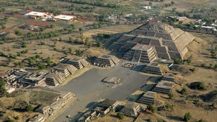 Mexico: Basilica of Guadalupe and Pyramids of Teotihuacán - Basilica of Our Lady of Guadalupe