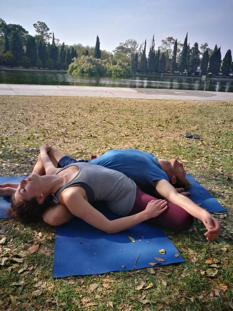 Mexico City: Acroyoga Class at Chapultepec Park - Class Description