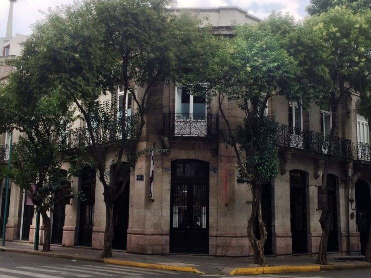 Mexico City: Chocolate Museum and Capital Bus Tour - Experience Highlights