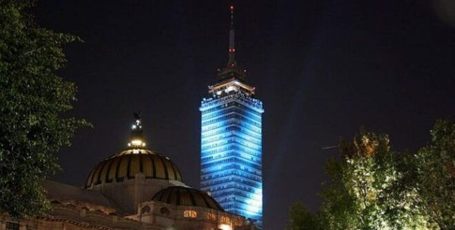 Mexico City: Night Tour - Explore Madero Street and Zócalo