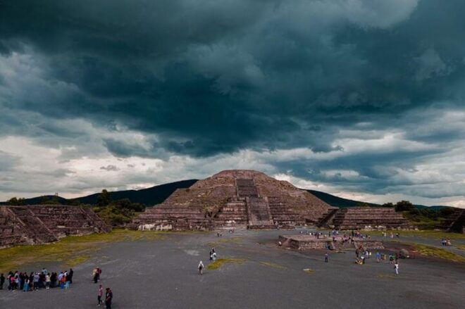 Mexico City: Teotihuacán Pyramids Tour - Transportation and Amenities
